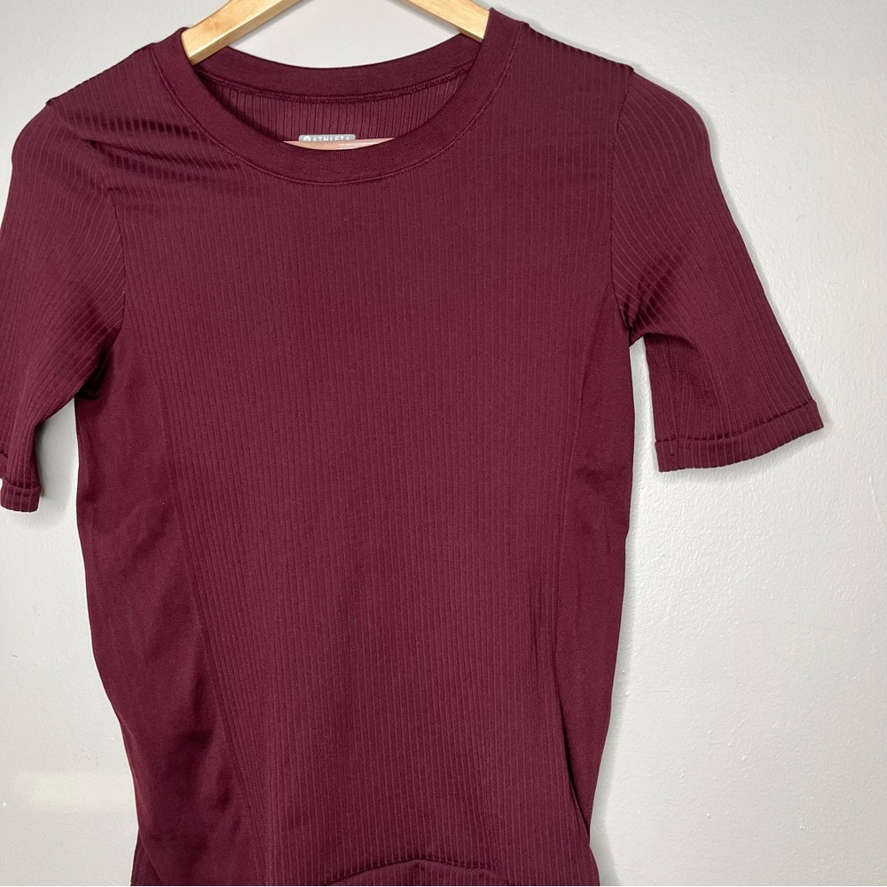 Athleta Short Sleeve Ribbed Tee in Burgundy